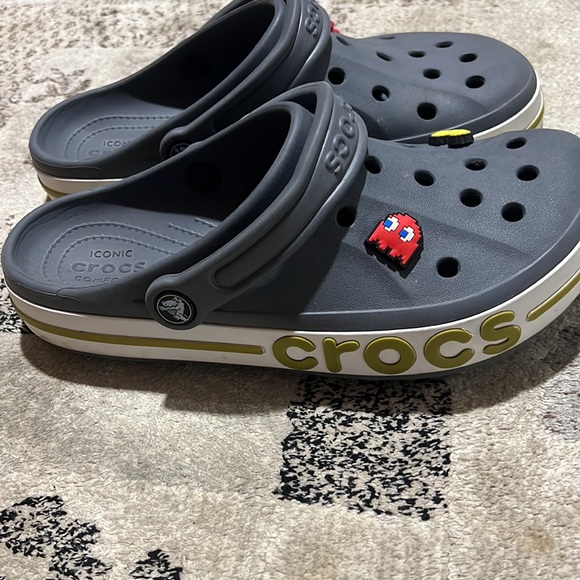 Crocs - Grey with white wrap around stripe and green croc logo - Used - Picture 2 of 3
